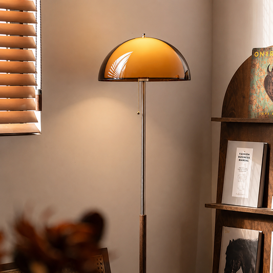 Orangefarbene Pilz-Stehlampe